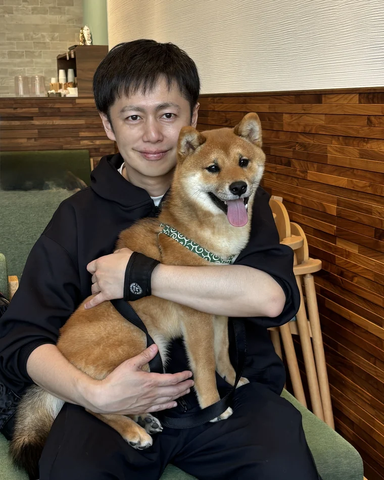 米村歩と愛犬の柴犬
